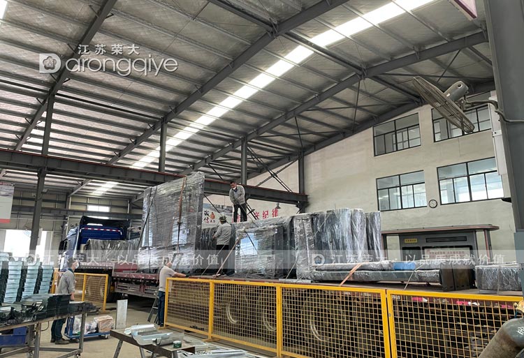 山東智能候車亭發(fā)貨圖一