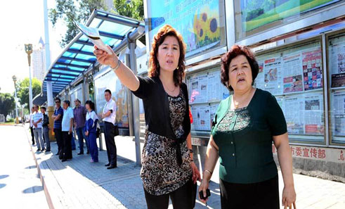 建設(shè)候車亭意義配圖